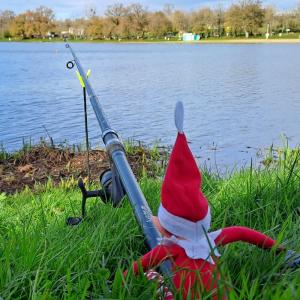 photo du lutin en train de pêcher